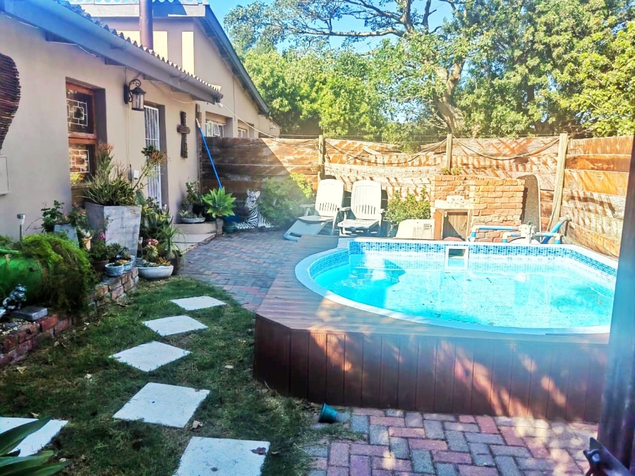 Commercial Property for Sale in Theescombe Eastern Cape